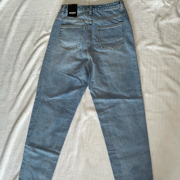BNWT High Waisted Mom Jeans - Picture 2 of 3